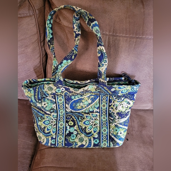Vera bradley - Picture 1 of 4